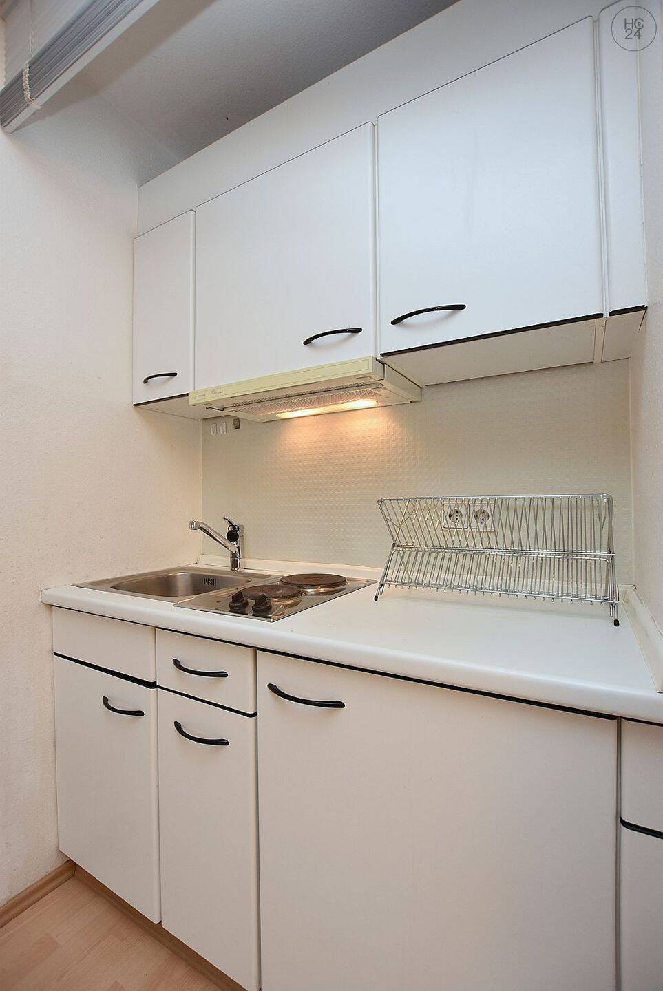 Klassisch möbliertes Apartment mit Tiefgarage und Internet in Stuttgart Feuerbach – Stuttgart – Vorschaubild 3