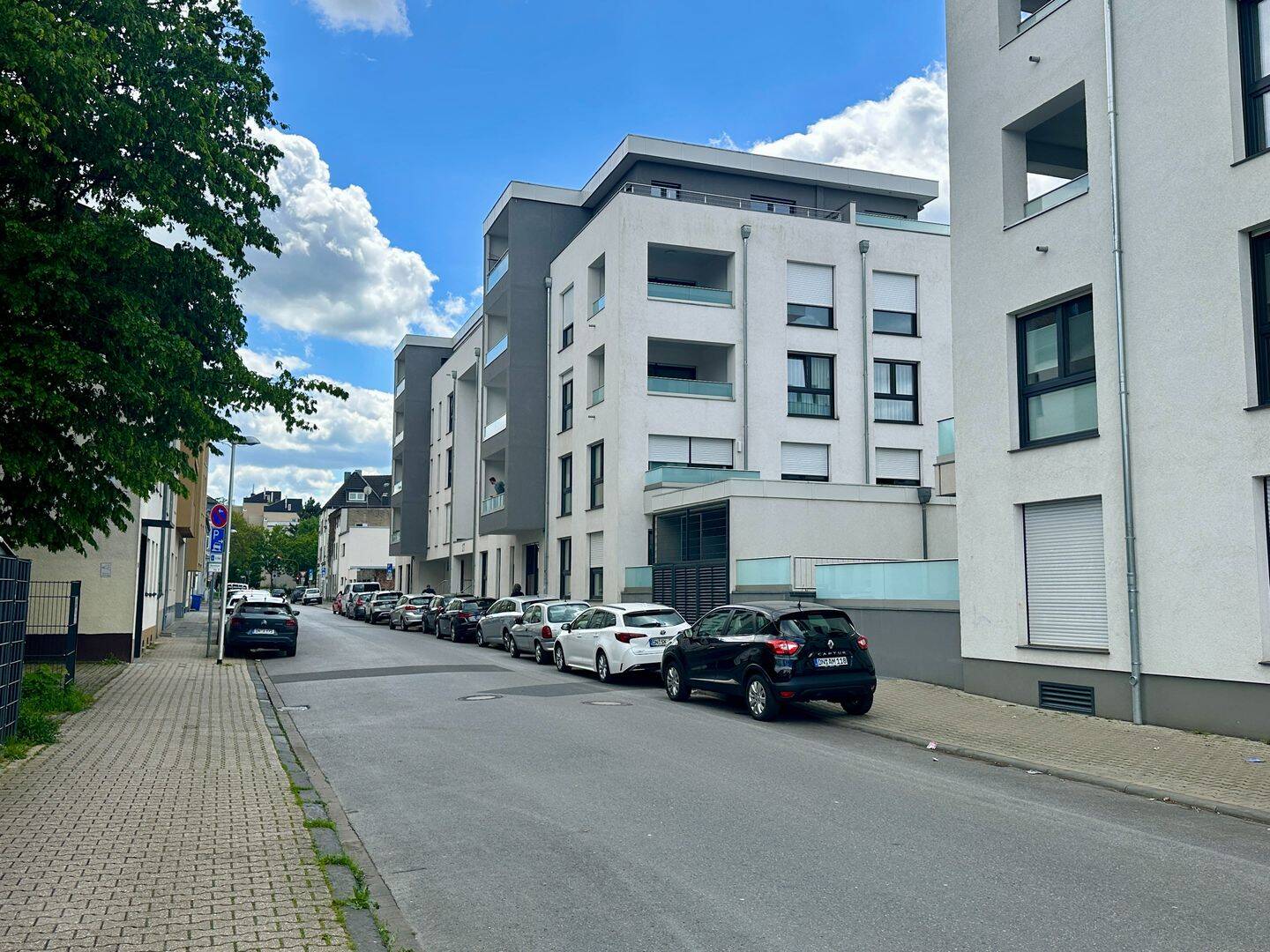 Moderne, stilvolle Eigentumswohnung mit Balkon und TG-Stellplatz, 52351 Düren-Zentrum