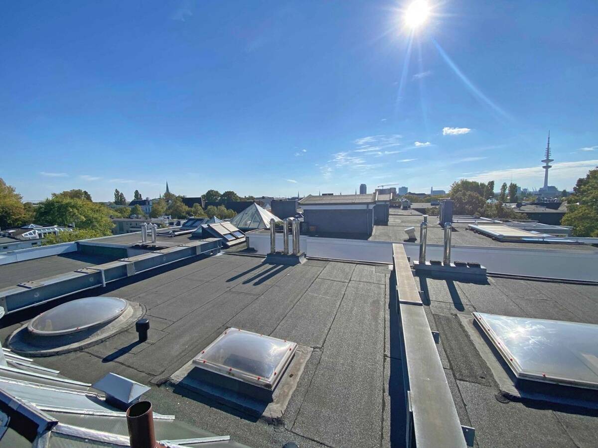 Endetagen-Loftwohnung mit großem Balkon und Rooftop-Option – 20149 Hamburg – Bild 1 von 5