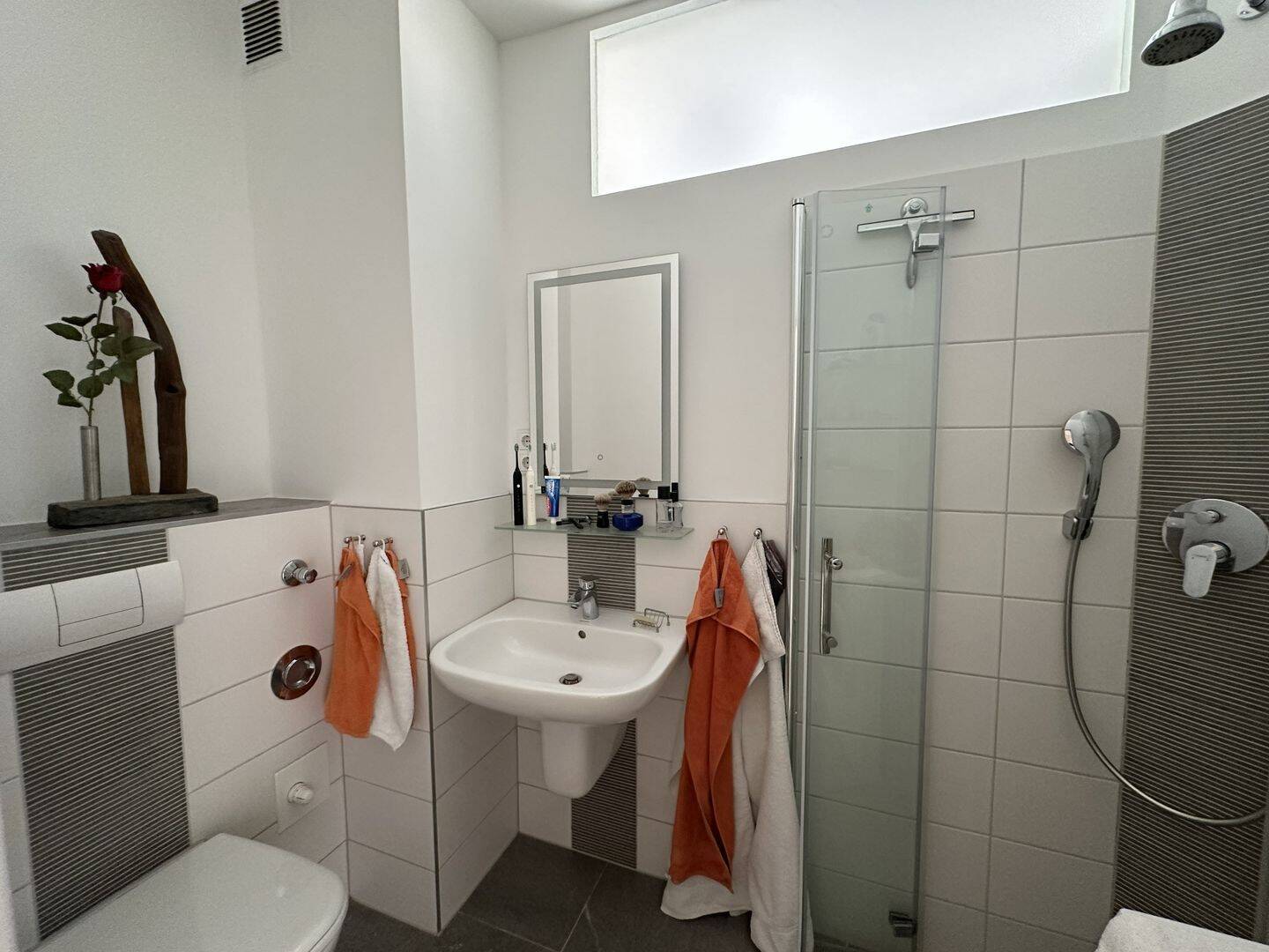 Stilvolle 1,5-Zimmer-Eigentumswohnung in zentraler Bestlage mit sonnigem Südbalkon – Berlin – Vorschaubild 9
