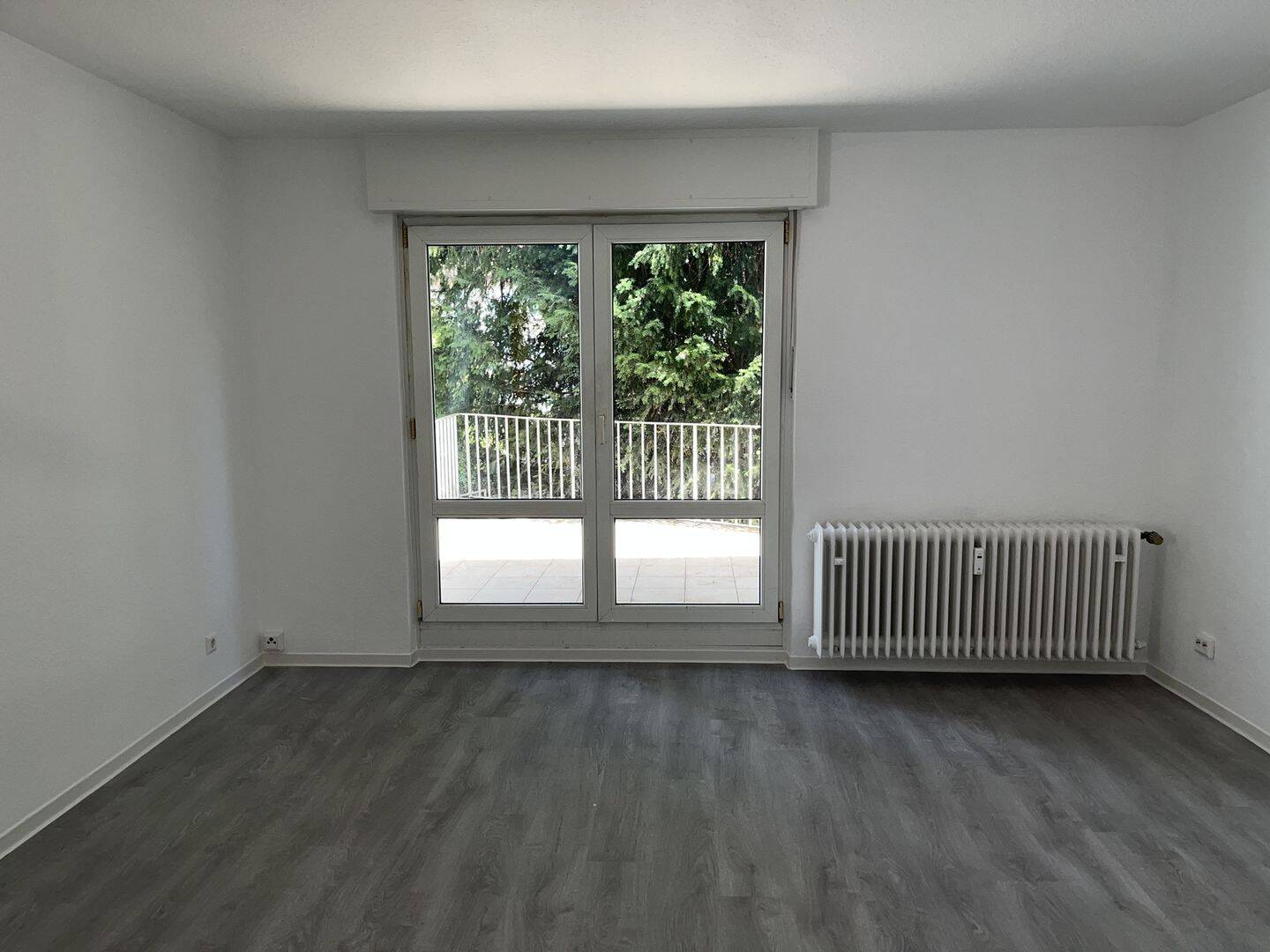Frisch saniertes 1-Zimmer-Apartment mit großer Terrasse - Ruhige Oase in Innenstadtlage