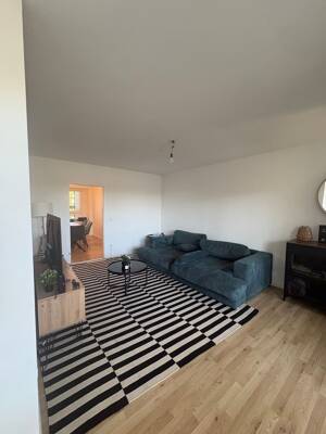 Gesamte Wohnung. Gesamtmiete: 2.280€ warm (Strom separat).”