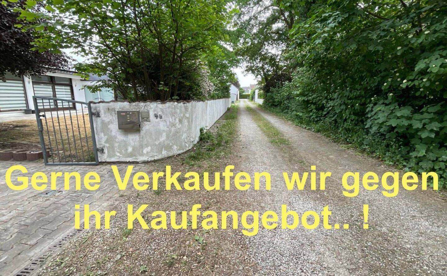 Haunstetten: Traumhaft großes XXL-Grundstück 1.022 m² mit Bungalow u. PV-Anlage – sofort frei!