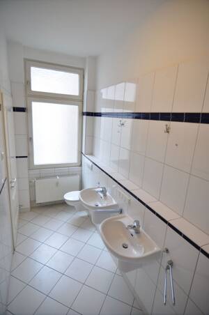 Schicke, individuelle 2,5-3 Zi. Whg. in begehrter City-Lage mit Balkon – 65185 Wiesbaden – Vorschaubild 9