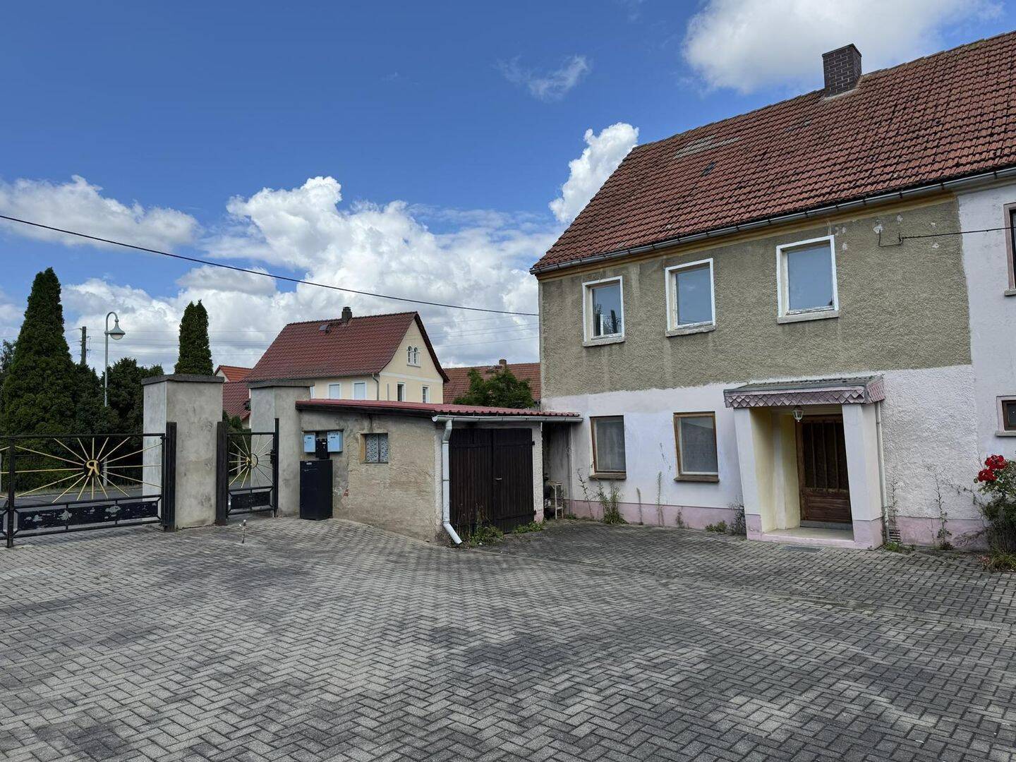 Bauernhaus mit Scheune, Garagen und großem Garten - Entwicklungsobjekt in Calbitz – Wermsdorf – Vorschaubild 2