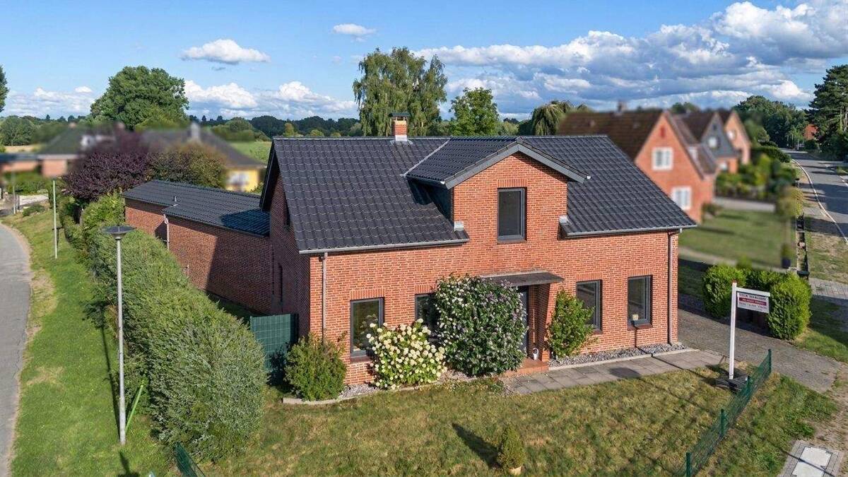 Ländlich leben, städtisch angebunden - Landhaus mit Einliegerwohnung – 23560 Lübeck – Bild 1 von 9