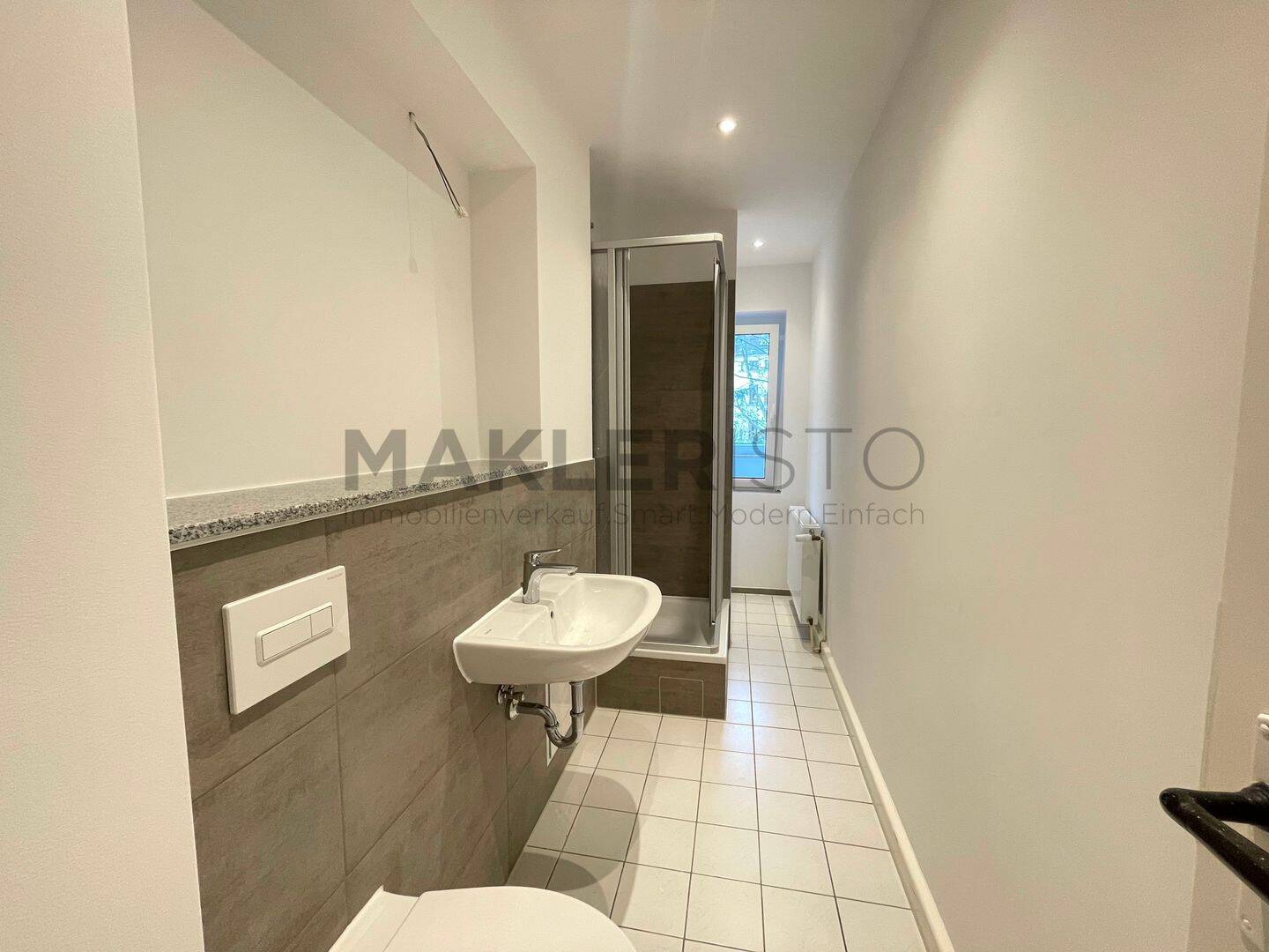 **Helle 2-Zimmer-Wohnung mit Loggia, Stellplatz & ggf. EBK - frisch modernisiert!** – Leipzig – Vorschaubild 9