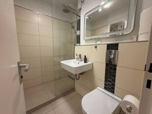 MODERNES CITY-STUDIO IN CHARLOTTENBURG - RUHIGE HOFLAGE, WEST-BALKON & SICHERE TIEFGARAGE (OPT.)! – 10627 Berlin – Vorschaubild 8