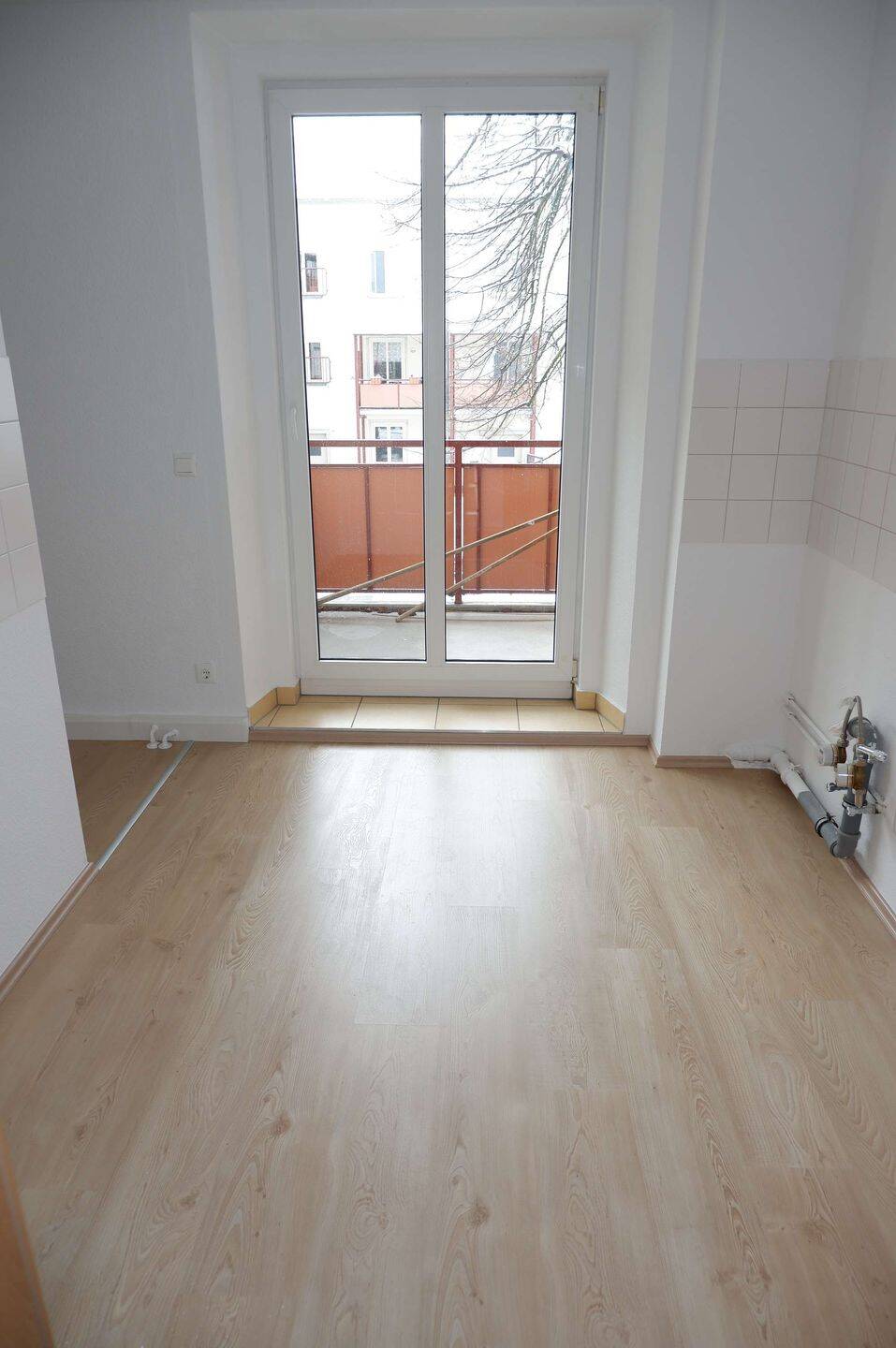 Alles NEU !!! Balkon + offener Küche im 1. OG !!! – Chemnitz – Vorschaubild 4