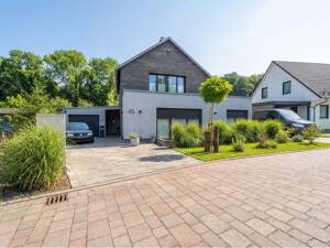 Neuwertiges Zuhause am Naturschutzgebiet mit urbaner Flexibilität – 23560 Lübeck – Vorschaubild 2