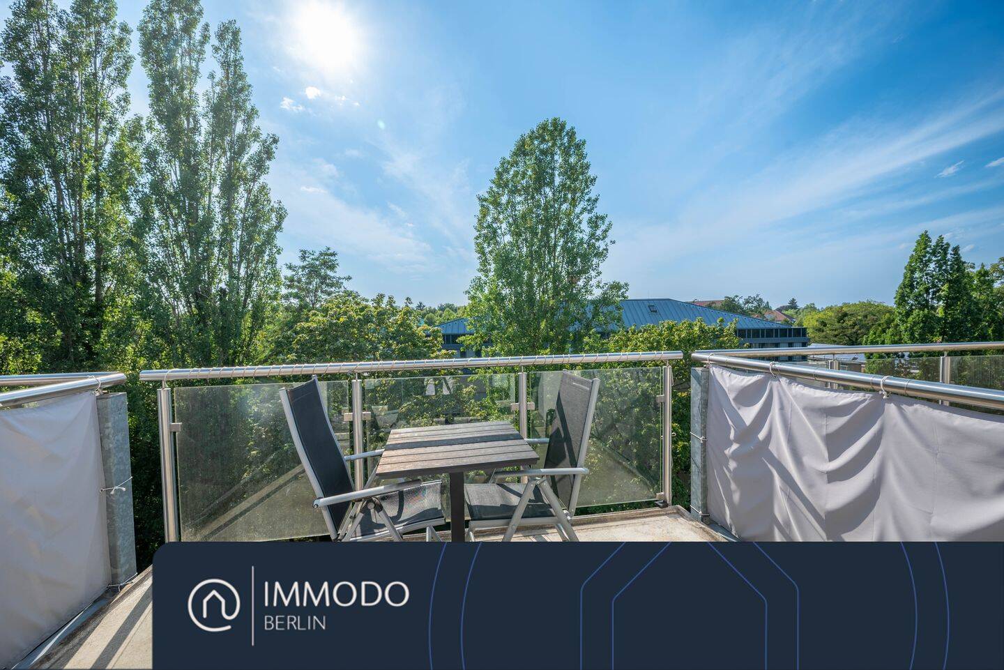 ?? Dachgeschoss mit Freiblick & sonnigen West Balkon - renoviertes 1 Zimmer Studio fußläufig zur FU – Berlin – Vorschaubild 2