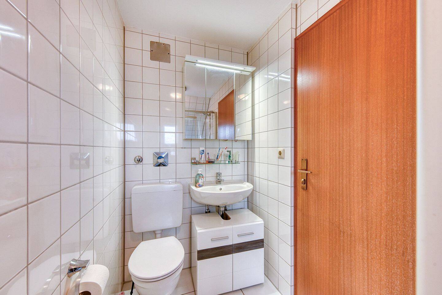 +++ Am Rosensteinpark - DG (4.OG ohne Aufzug) mit Studio - inklusive EBK - vermietet, 5% Rendite +++ – Stuttgart – Vorschaubild 6