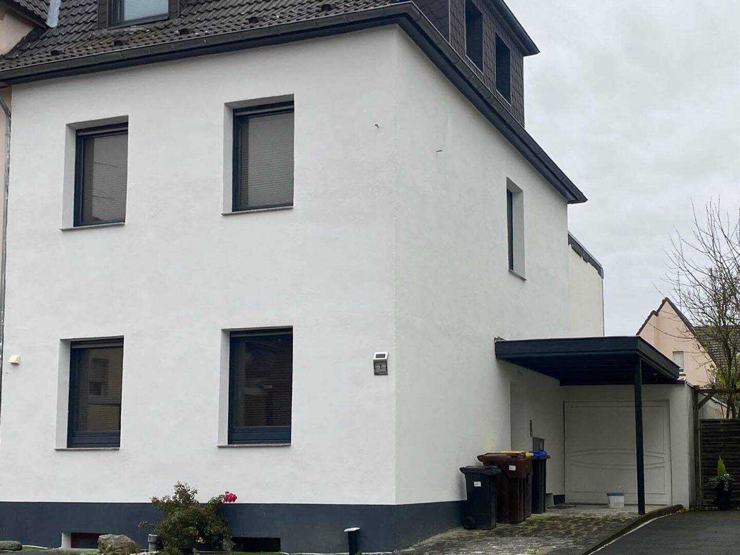 Reiheneckhaus mit Garten und Garage in Mönchengladbach – Mönchengladbach – Bild 1 von 9