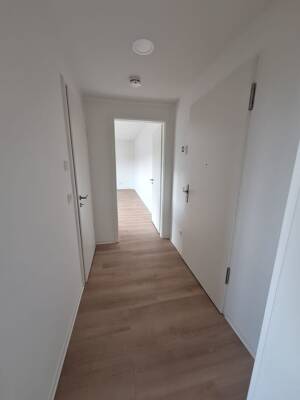 2 Zimmer mit Balkon und Einbauküche, frisch renoviert – 33609 Bielefeld – Vorschaubild 5