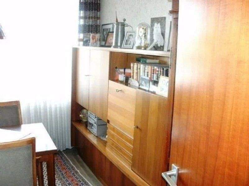 Renditeobjekt aus Eigenbestand, Provision frei; vermietete 4-Zimmer-Eigentumswohnung mit gr. Loggia, Garage, Pkw-Stplz in Köln-Ostheim – Köln – Vorschaubild 2