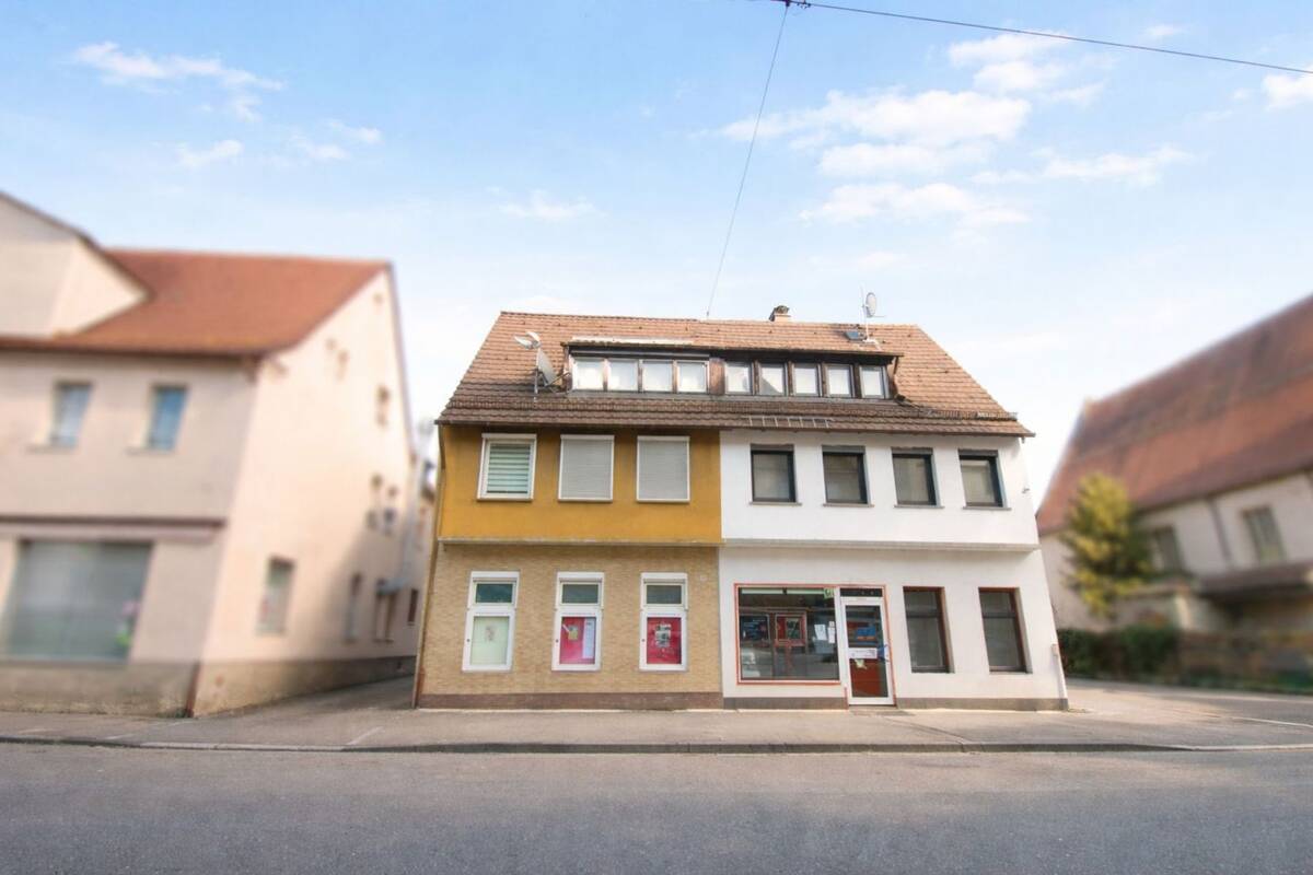 Attraktive Kapitalanlage in Bestlage: Vielseitige DHH mit stabiler Vermietung in Bad-Cannstatt – 70376 Stuttgart – Bild 1 von 9
