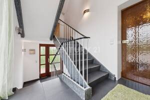 Hier können Sie sich wohl fühlen - Zweifamilienhaus in familienfreundlicher, ruhiger Lage – 28719 Bremen – Vorschaubild 2