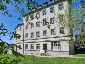 Klassisch, praktisch, einfach gut: großzügige 1 Zimmerwohnung im 1. OG (Stellplatz mgl.)