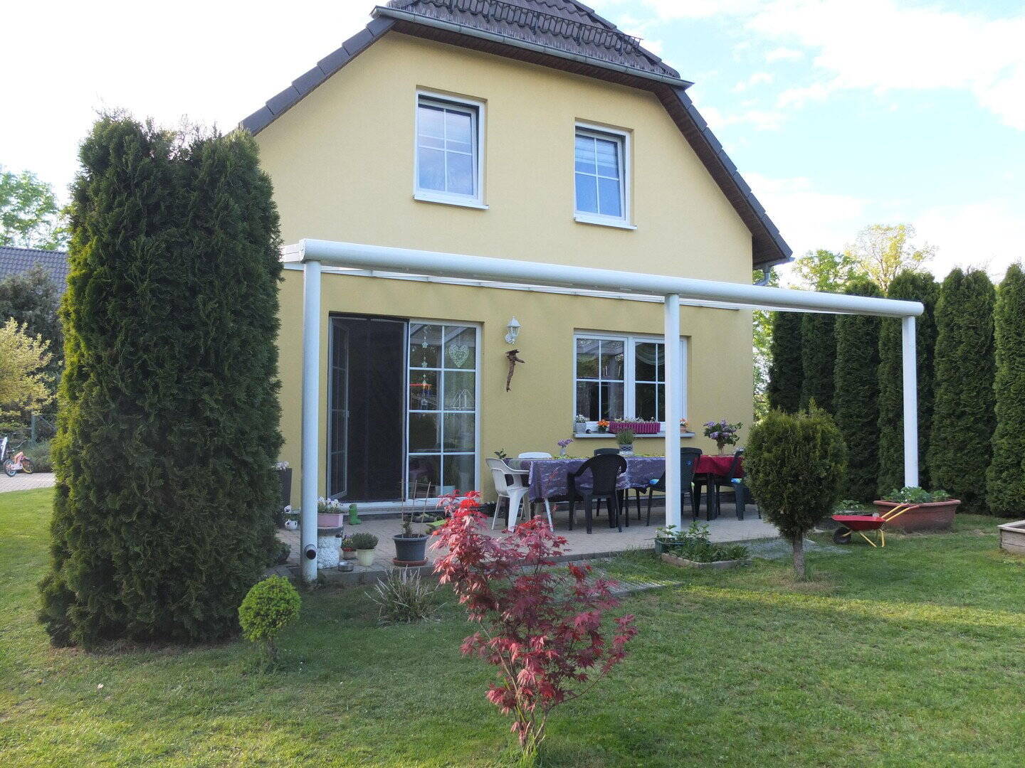 Idyllisch gelegenes Einfamilienhaus mit Obstgarten & Kamin in ruhiger, grüner Randlage – Großharthau – Bild 1 von 9