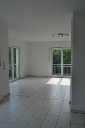Freundliche 3-Zimmer-Wohnung mit gehobener Innenausstattung mit Balkon in Fürth Oberfürberg – 90768 Fürth – Vorschaubild 4