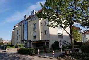 Stilvolle Maisonette-Dachgeschosswohnung mit Balkon, Terrasse und TG-Stellplatz in Dresden-Strehlen