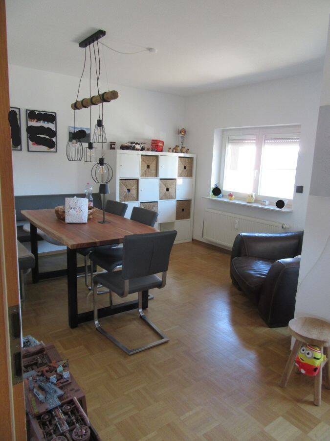 Provisionsfrei* Doppelhaushälfte mit zwei separaten Wohneinheiten, Stellplätzen, Balkon und Terrasse – Göppingen – Vorschaubild 9