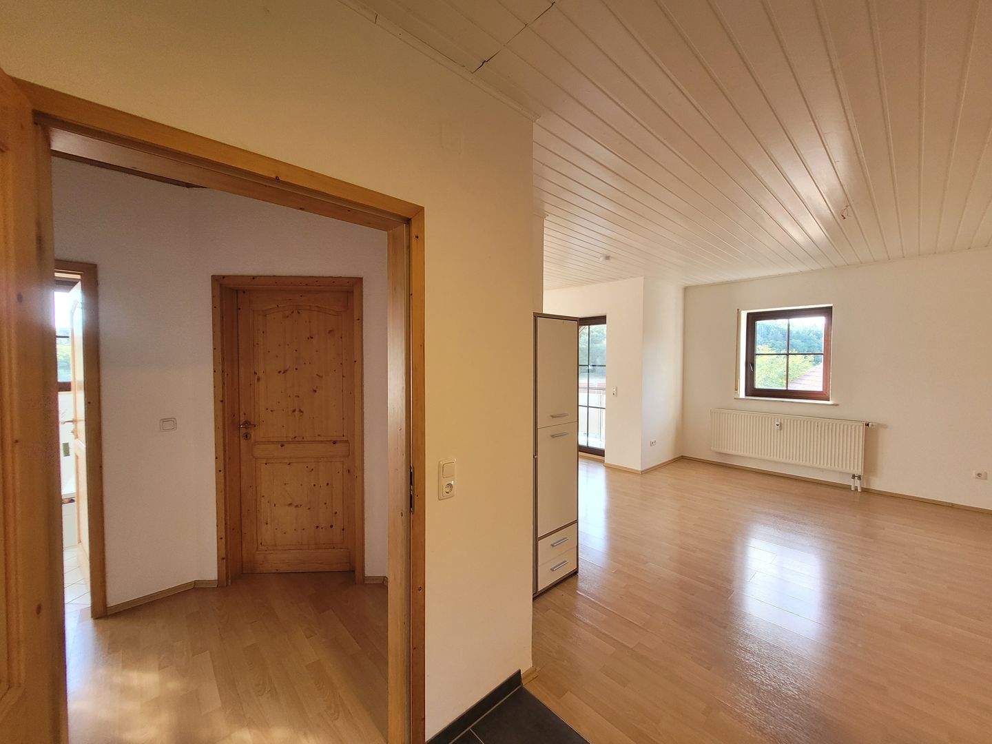 Gepflegtes Wohnhaus in ruhiger Lage - ursprünglich zum Selbstbezug gebaut! Für eine oder drei Parteien! – Kirchheim – Vorschaubild 8