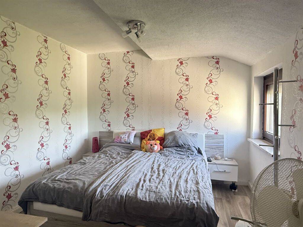 Reihenmittelhaus mit großem Grundstück und vielseitigem Potenzial in Bremen Oslebshausen – Bremen – Vorschaubild 8