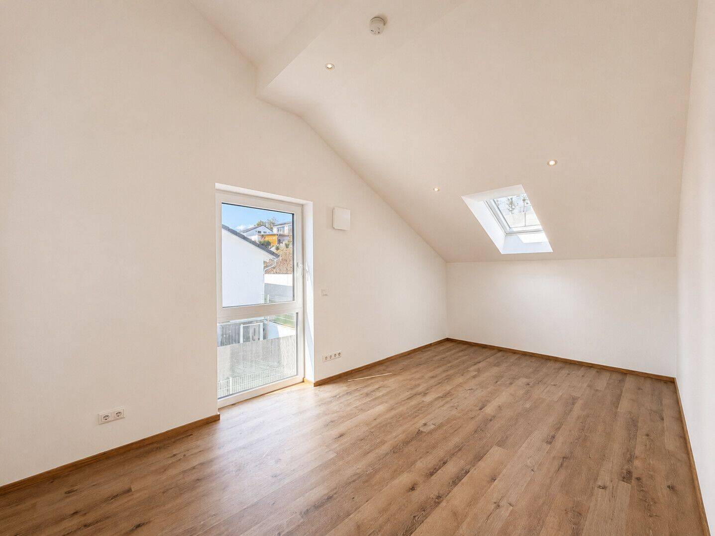 Exklusive Neubau-Doppelhaushälfte mit Einliegerwohnung und Garten zu verkaufen! – Teublitz – Vorschaubild 9
