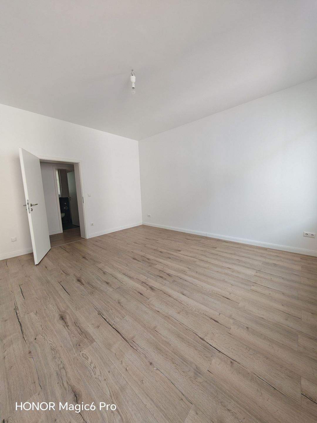 Helle und hochwertig renovierte 2-Zimmer Wohnung inkl. Einbauküche – Nürnberg – Vorschaubild 6