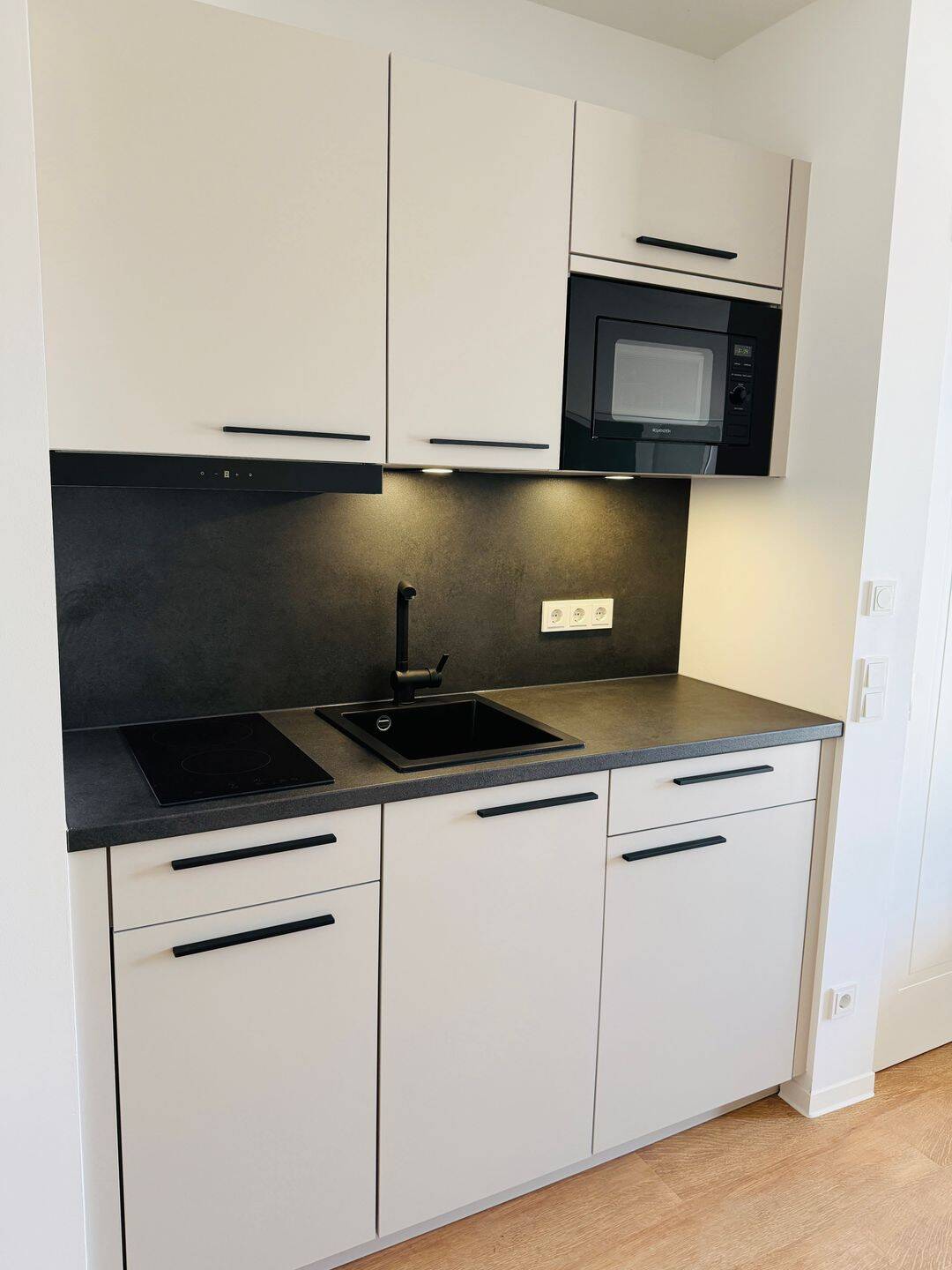VIA REGIA - MÖBLIERTES APARTMENT MIT BALKON – Leipzig – Vorschaubild 8