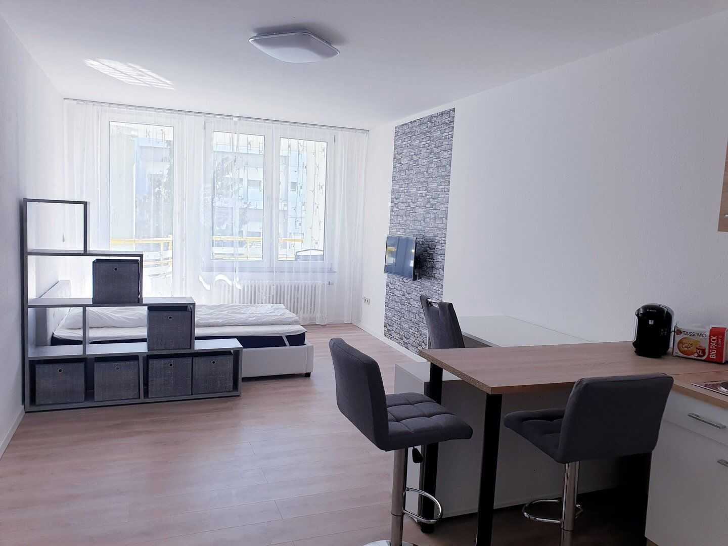 Hochwertiges Apartment vollmöbliert mit TG Stellplatz und großem Balkon ab Juli verfügbar – Heidelberg – Vorschaubild 4