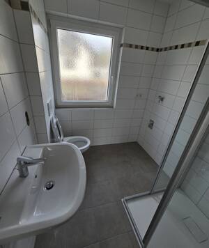 Ruhige 3-Zimmer-Wohnung in idyllischer Lage am Breitensee ab 01.10.2026 in Mitwitz zu vermieten – 96268 Mitwitz – Vorschaubild 1