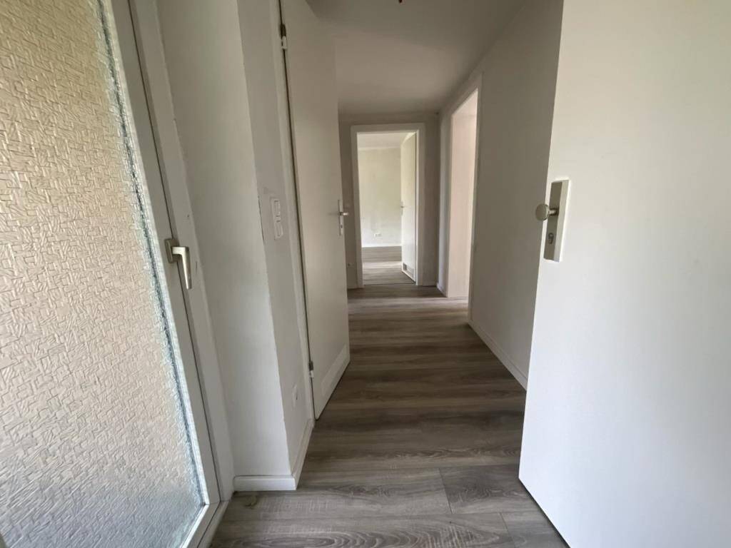 Charmante 3-Zimmer-Wohnung mit Balkon in Duisburg-Wanheimerort ideal für Singles oder Paare – Duisburg – Vorschaubild 3