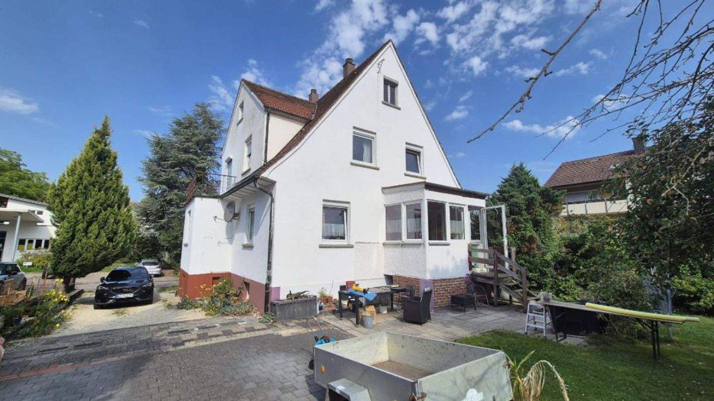 Charmantes Einfamilienhaus - 4 Stellplätze - Terrasse - Balkon - Keller – Heubach – Bild 1 von 9