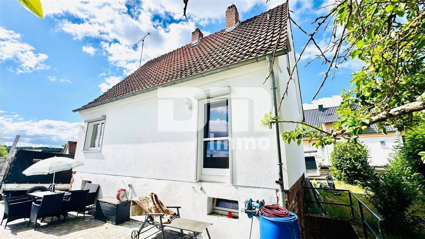 Kernsaniertes Einfamilienhaus mit Doppelgarage, großem Garten und Home-Office-Oase – Schwalmstadt – Vorschaubild 5
