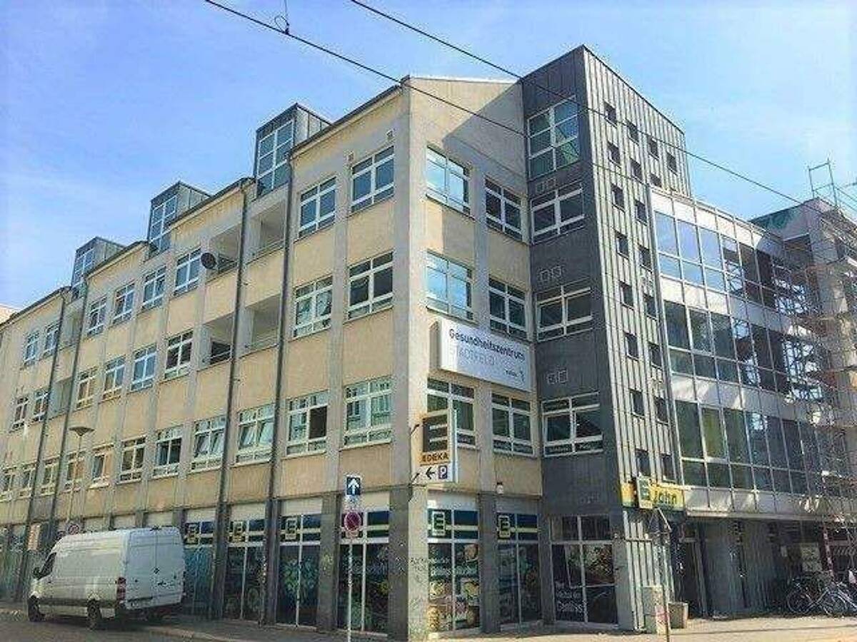 Wohnen in Stadtfeld, große helle 4-Raum-Wohnung mit Abstellraum, Gäste WC und Balkon. – 39104 Magdeburg – Bild 1 von 9
