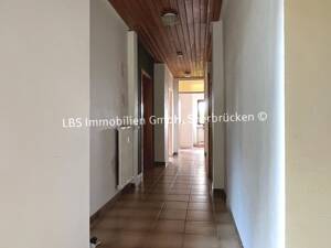 Großzügige 4-ZKB-Wohnung in gefragter Lage nahe der Uni für 1 Jahr zu vermieten! – 66123 Saarbrücken – Vorschaubild 3
