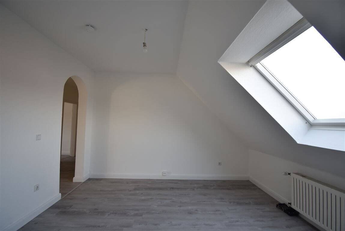 Zentral Wohnen! Renovierte  2-Zimmer-Wohnung in DU-Beeck