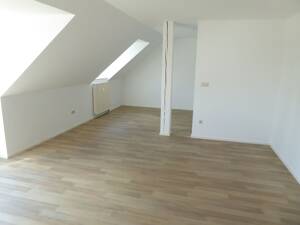große 1 Zi DG WHG in Essenbach – 84051 Essenbach – Vorschaubild 3