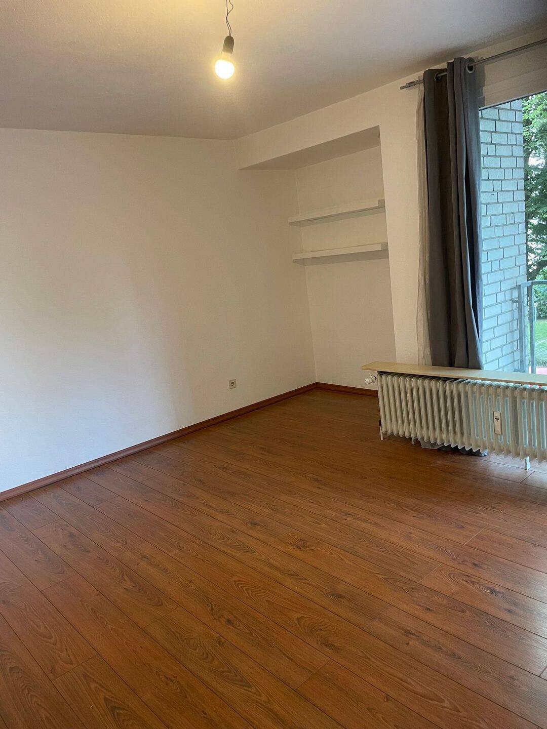 Schöne Wohnung mit großen Balkon 200 Meter bis zur Außenalster – Hamburg – Vorschaubild 2