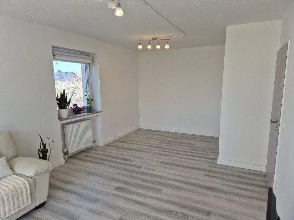 Nürnberg Zabo: helle 4-Zimmerwohnung mit Balkon für Eigennutzer; modernes Bad; in 2024 renoviert – Nürnberg – Vorschaubild 9