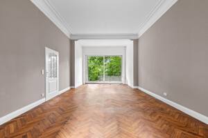 Innen charmanter Altbau, außen modern: Schöne Wohnung mit direktem Zugang zum Alsterwanderweg