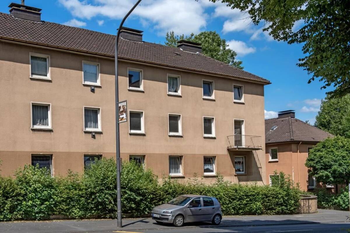 Modernes Bad und Vinylfußboden - Helle 3 Zimmer Wohnung in Wuppertal Barmen – 42285 Wuppertal – Bild 1 von 9