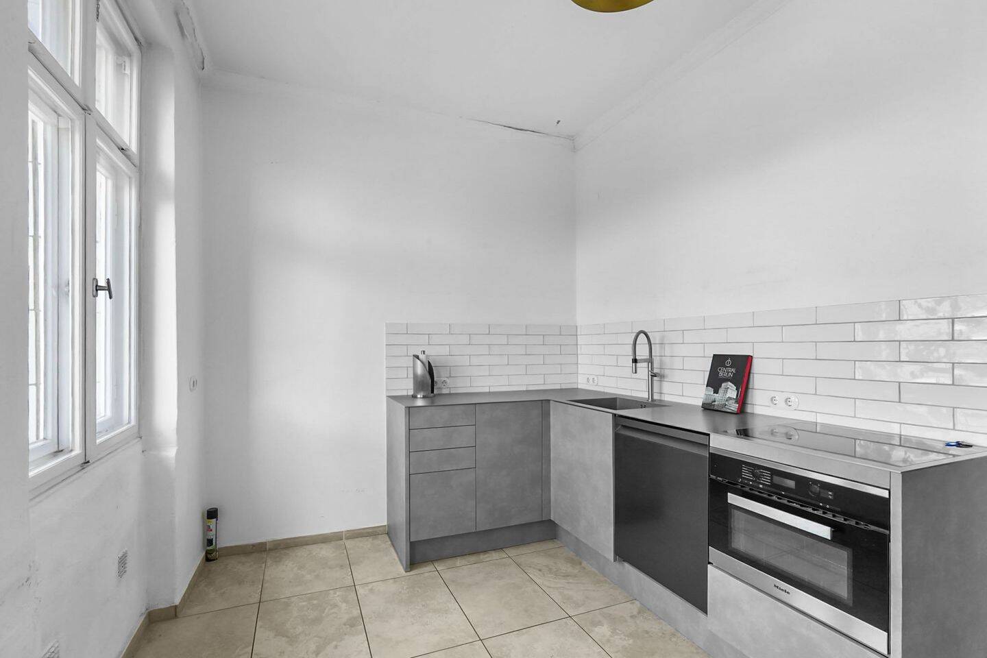 Stilvolle Etagenwohnung mit Sauna, Dachgarten und Denkmalschutz-Charme – Berlin – Vorschaubild 5