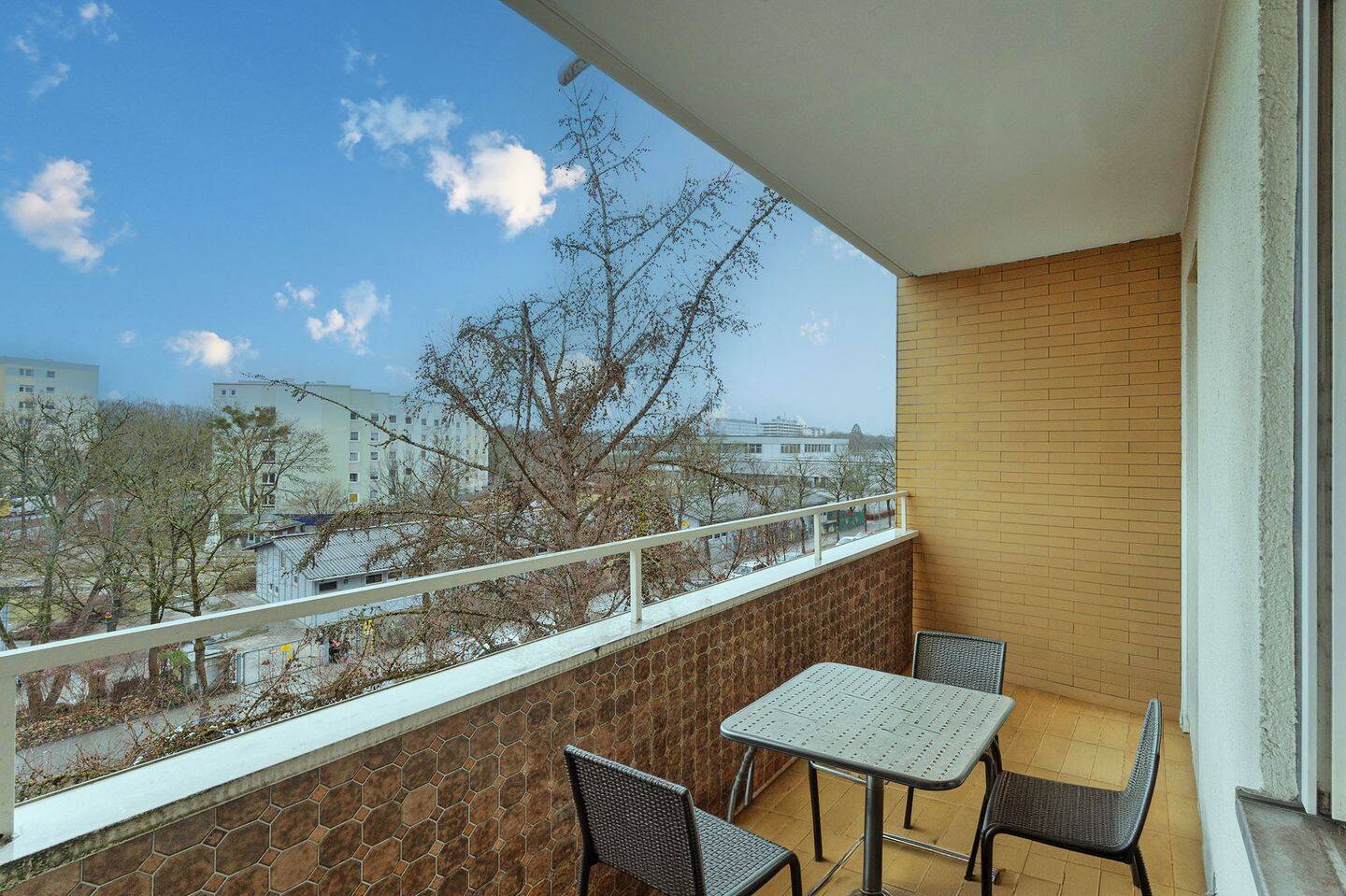 Gemütliche 3-Zimmer-Wohnung mit 2 Balkonen nahe Westpark, kurzfristig beziehbar – München – Vorschaubild 9