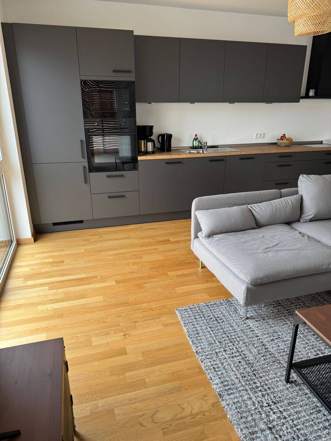 Moderne & voll möblierte 4-Zimmer-Wohnung mit Loggia – zentral, hell & stilvoll! – Wolfsburg – Vorschaubild 2