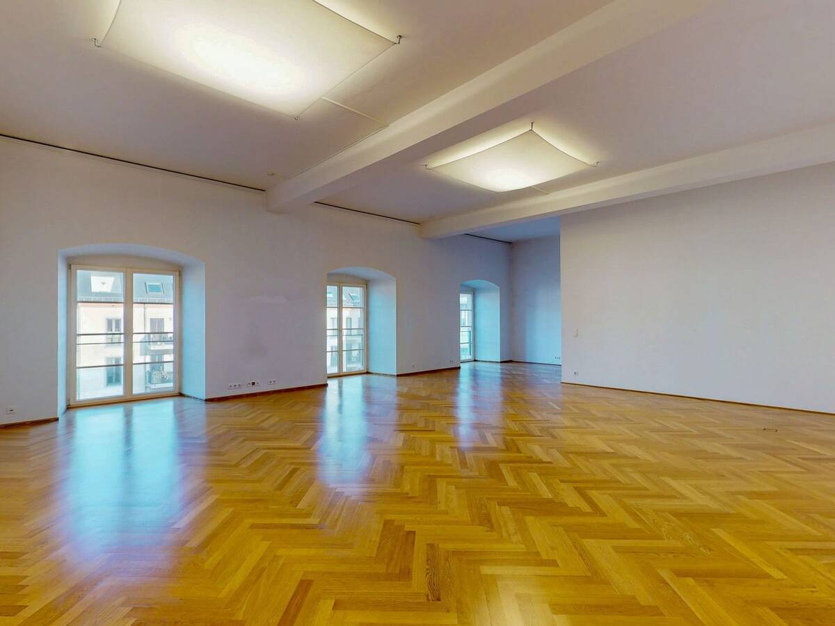 Exklusive 4-Zimmer-Wohnung im denkmalgeschützten Dalberger Hof – 55116 Mainz – Bild 1 von 9