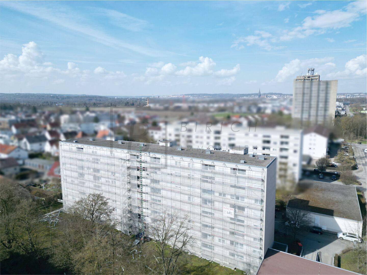 Familienfreundliche 4,5-Zimmer-Wohnung mit Garage und Aufzug – Neu-Ulm – Vorschaubild 4