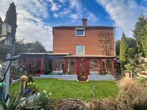 Freistehendes Einfamilienhaus mit Garage – 47839 Krefeld – Vorschaubild 2